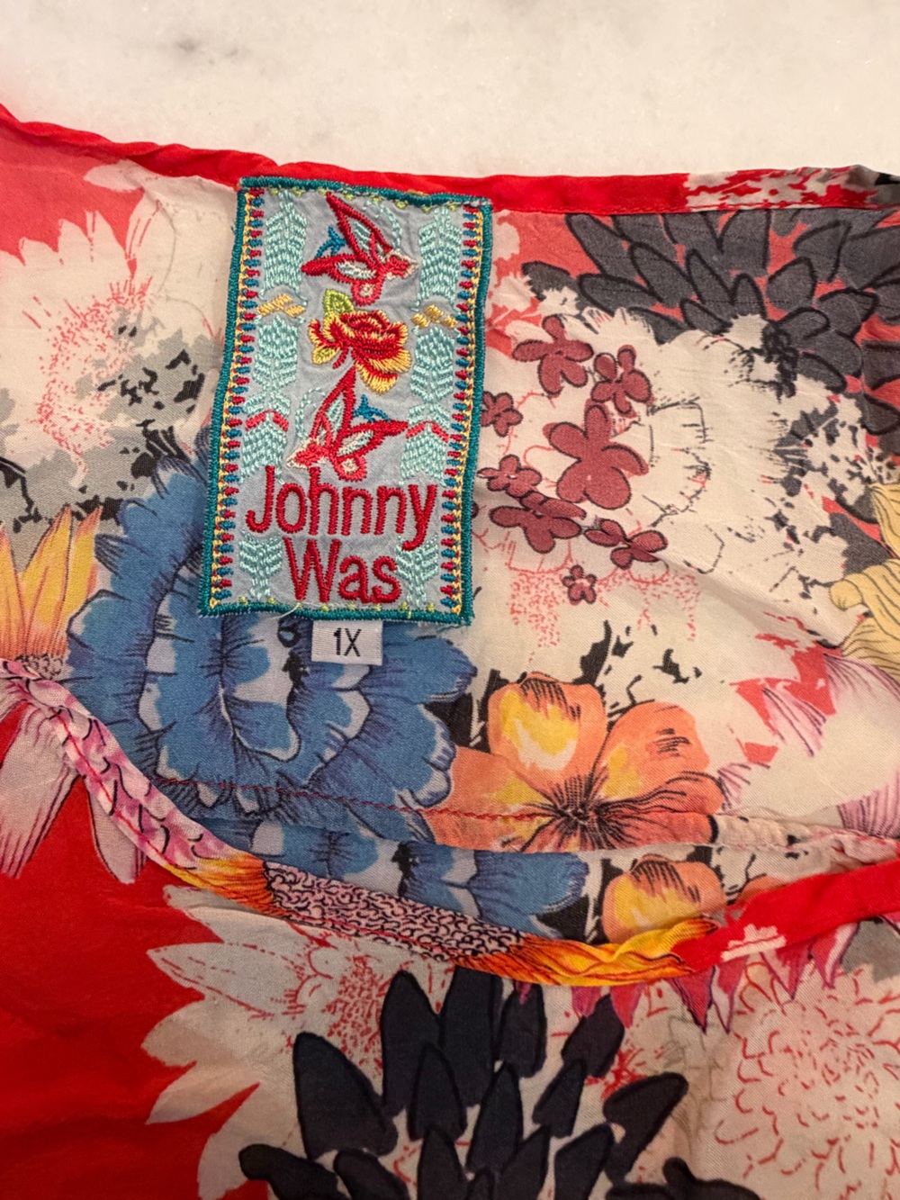 Johnny Was Red Floral V-Neck Tunic Top 1X - Picture 3 of 5